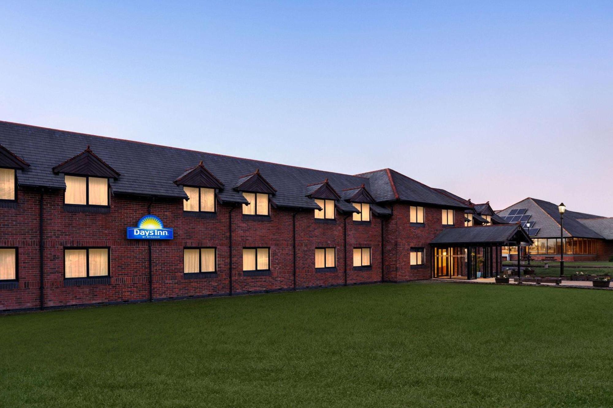 Days Inn Chesterfield - Tibshelf Extérieur photo